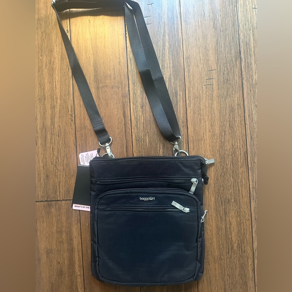 NWT Baggallini Modern Go Crossbody